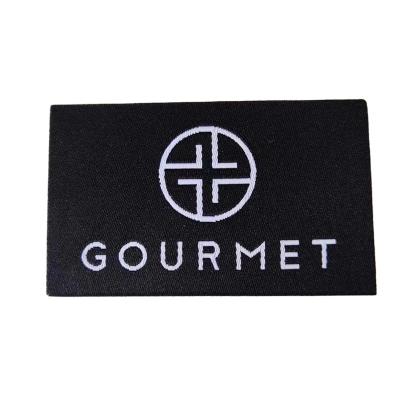 China Sustainable Custom Fashion Non - Folding Satin And Polyester Surface Apparel Woven Labels , Apparel Collar Tags for sale