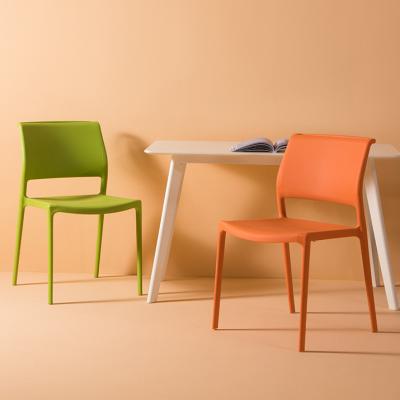 China Cheap Design Luxury Wholesale Plasticas Chair Sillas Home Furniture Modern Cafe Design Dining PP Seat Plastic Chair Dining Chairs for sale