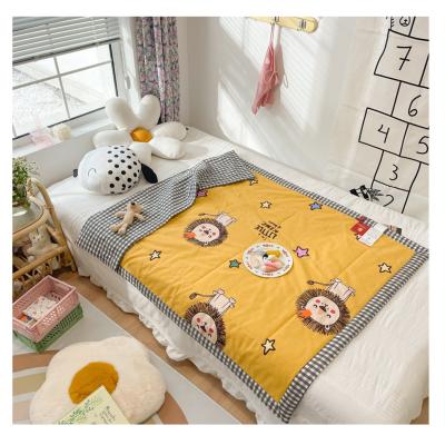 China Simple Quilted Baby Blanket Bedspread Quilt China Fiber Quilting Cartoon Styles For Kids And Children for sale