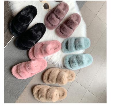 China Women's Winter Open Toe Mule Fluffy House Slide Slippers Fashion Trend Women's Vegan Faux Fur Slippers Wholesale Slippers for sale