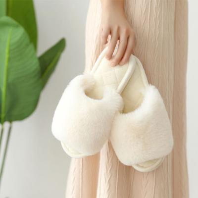 China Fuzzy Slides Durable Ladies Indoor Slippers and Fuzzy Outdoors, Comfortable Women and Cozy Bedroom Open Toe Slippers for sale