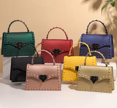 China 2022 Luxe Jelly Bag Nieuwste modieuze PVC schouder handtas met rits sluiting Te koop