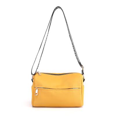 China Weibliche Nylon-Unterarmtaschen Handtasche Einzel-Sling-Tasche für Frauen Handtaschen und Handtaschen Reißverschluss zu verkaufen