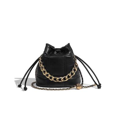 Cina 2024 Design Moda Cuoio Corpo Croce Una Spalla Piccola Borsa Bottina Borsa Per Donne in vendita