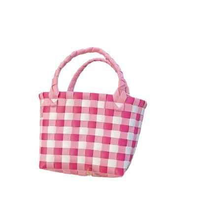 China Eco-friendly Women Triangle Straw Raffia Bag for Travel and Outgoing Newest Fashinable for sale