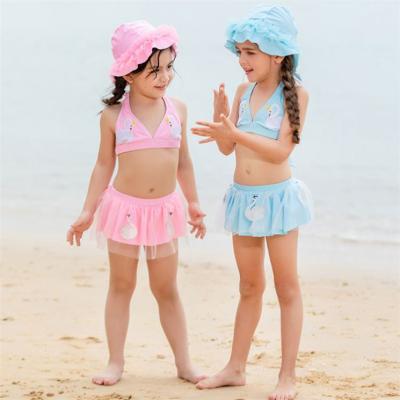 China Hot Anti-UV Anti-UV Swan Embroidered Little Girl Swimsuit Pink Blue Children Three-Piece Wholesale for sale