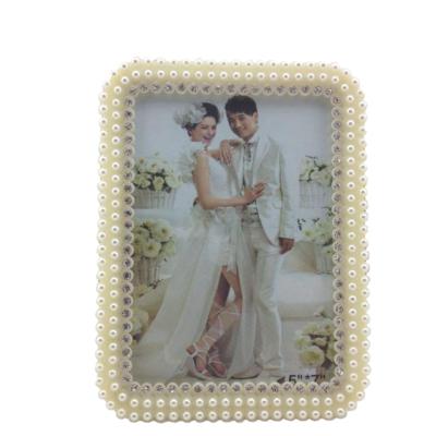 China 21110 Vintage Classic Light Luxury Rectangle Heart Shape Resin Oval Pearl Photo Frame for sale