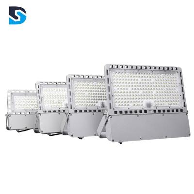 China 120 lm/W factory direct sale landscape lighting IP65 50W 100W 200W led solar flood light fixtures for sale