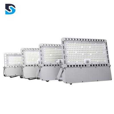 China 120 lm/W 100W IP65 Waterproof Garden Floodlight Powered Outdoor Solar Led Flood Light for sale