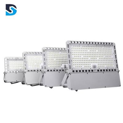 China 120 lm/W die-casting IP65 aluminum waterproof outdoor floodlight 100W led solar flood light for sale