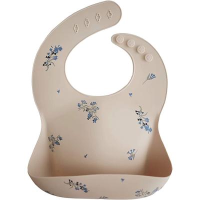 China Custom Round Weaning Baby Accessories Food Feeding Bibs Bpa Free Silicone Fabric Pattern Free for sale