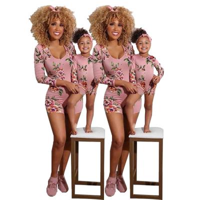 China Mommy and Me Sets Summer Slim Fit Round Neck Mommy and Me QUICK DRY Floral Outfits 2021 Long Sleeve Mommy and Me Girl Mommy and Me Pajamas for sale