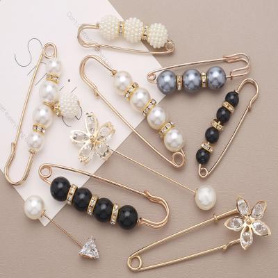 China Hot Sale ALLOY Wholesale Pearl Brooch Pin Corsage Other Clothing Accessories for sale