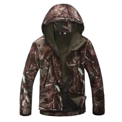 China Wholesale Camping Polyester Softshell Jacket Men Breathable Hoody Outdoor Hunting Waterproof Windproof Jacket for sale