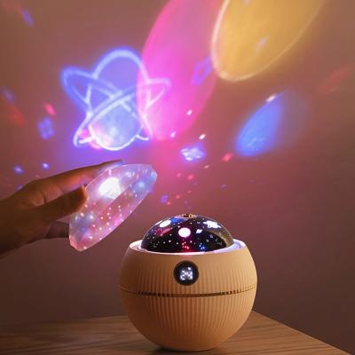 China Outdoor 550ml USB Aromatherapy Air Humidifier with Projection Lamp 2000mAh Rechargeable Battery Operated Cordless Humidificador for sale