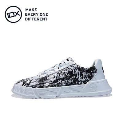 China 2021 Custom Style Tiger Cloud Casual For Men Canvas Print Anti-slippery Low Top Shoes for sale