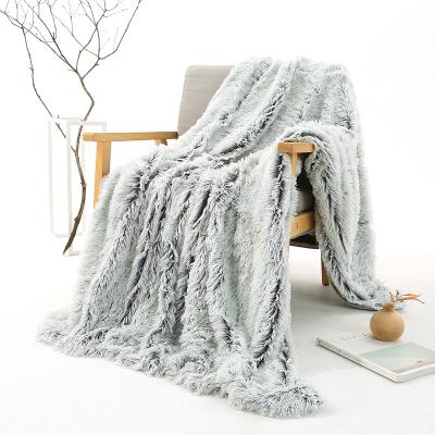 China PORTABLE Fleece Blanket Plush Faux Fur Throw Blanket Comfortable PV and Crystal Soft Fluffy Plush Fleece Faux Fur Blanket for sale