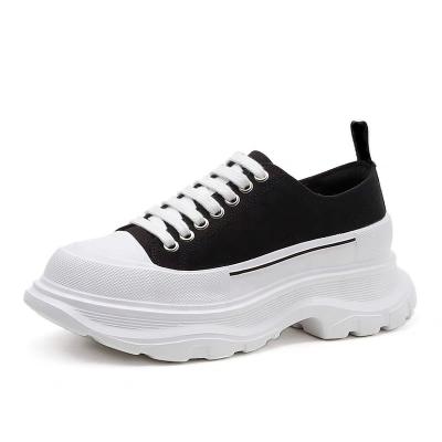 China 2022 Fashion Trend News Fashion Shoes Women Custom White Chunky Leather Sneaker Lace Up Sports Shoes for sale