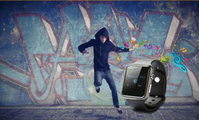 China Reloj elegante usable de Bluetooth con el perseguidor de los Gps para el androide/Iphone en venta