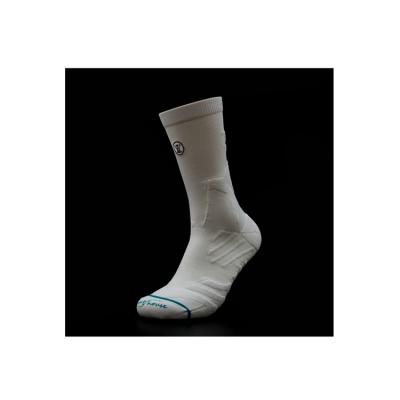 China Custom Wholesale Customized Regular Mens Basketball Socks QUICK DRY Good Quality for sale