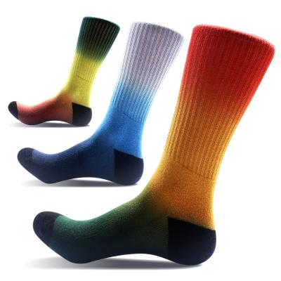 China Men's Autumn Winter Outdoor Athletic Trappings Cotton Terry Bottom Color Mid Calf Length Breathable Running Sports Socks for sale