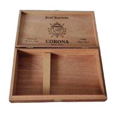 China Wooden Cigarette Box Supplier Business Card Storage With Magnetic Clasp Wholesale Cedar Wood Cigar Keepsake Storage Packaging Box With Divider Customized Size for sale