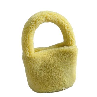 China 2021 New Faux Fur Wool Women Bag Pellet Wool Basket Tote Plush Cute Magnetic Clasp Cylinder Vegetable Bag for sale