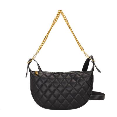 China Lady Autumn New Trend Retro Exquisite 2021 Textured Rhombus Metal Chain Crescent Portable Handbag Shoulder Hobo Female Bag for sale