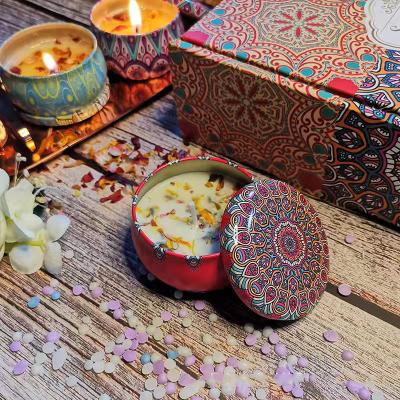 China Smokeless aromatherapy candle natural petals handmade soybean wax with hand gift candle Christmas candle for sale