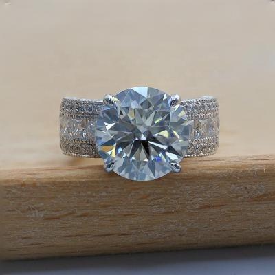 China Luxury Round FASHIONABLE Moissanite Diamond Engagement Ring from Moissanite Ring Custom Sterling Silver 925 5ct DEF VVS wholesale price for sale