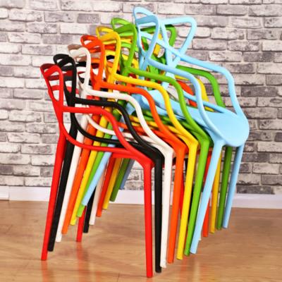 China Tulip Dining Chair Plastic Price Cafe Side Chair Designer Sillas Nordic Modern Hot Sturdy Style Living Room Sale for sale