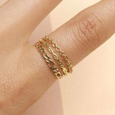 China Durable 18K Gold Plated Figaro Link Stainless Steel Rings For Women for sale