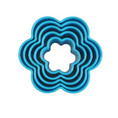 China Wholesale Viable 5 Blue Flower Shaped Kitchen Decoration Biscuit 3 D Toys Kids Holiday Cookie Cutter Plastic DIY Baking Sets for sale