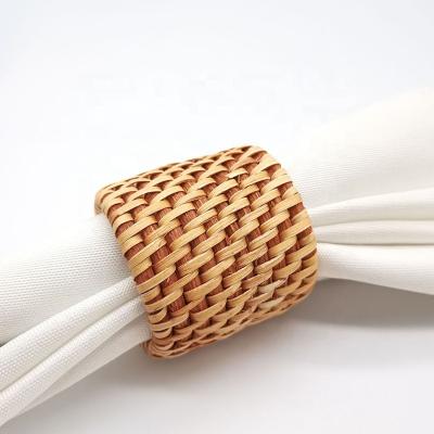 China Viable Napkin Ring Handmade By Natural Pinecone and Artificial Berry Napkin Ring For Christmas Dinner for sale