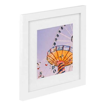 China Customized Eco-friendly Durable High Quality Lightweight Home Wall Decoration Plastic Picture Photo Frame for sale