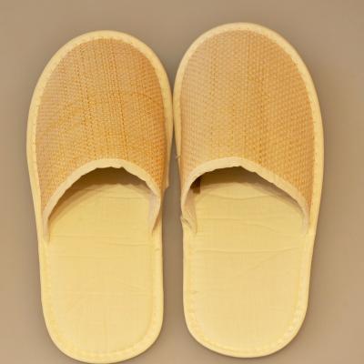 China Eco-Friendly Hotel /SPA/ Travel Bathroom Cloth Disposable Paper Slipper for Hotel and Bathroom for sale