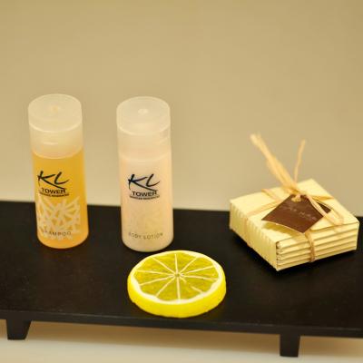 China New Design Home /Airline Travel /SPA/ Hotel Amenities 30ml Cosmetic Bottles with Shampoo for Hotels and Travel for sale