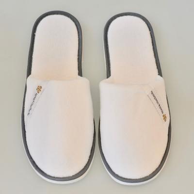 China Hotel /SPA/ Travel Home/Airline Luxury Disposable White Velvet Fabric Men Slippers for Hotels and Spas for sale