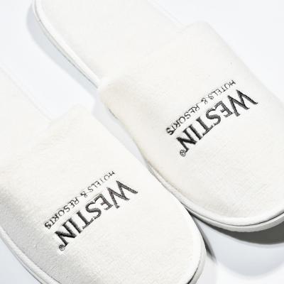 China Reusable Hotel Room Slippers Home/Airline Travel /SPA/ Hotel Slippers With Towel Hotel Slipper Velvet Fabric Material Poly for sale