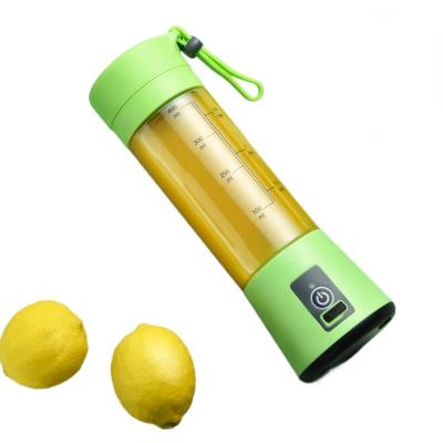 China USB Mini Hand Portable Juicer Blender Plastic Personal Rechargeable Travel Juice Bottle Shakes Fruit High Capacity for sale