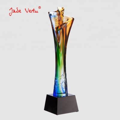 China Unique Design New China Hot Sale Custom Made Crystal Trophy Award for sale