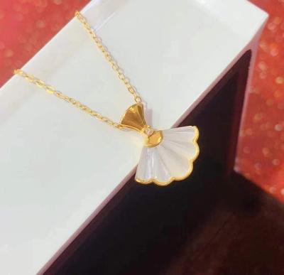 China Real Nature Gold Fritillary 18K White Fritillary Design Vintage Fashion Fine Jewelry Diamond Skirt Dress Classic Solid Pure Pendant Necklace for sale