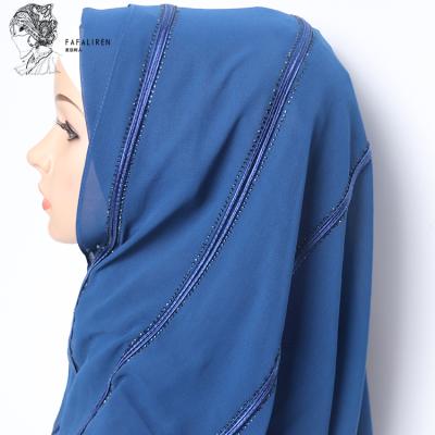 China 2021 Fashion Design Cheap Muslim Women Chiffon Hijab Muslim Fold Hijab Scarf Solid Colors for sale