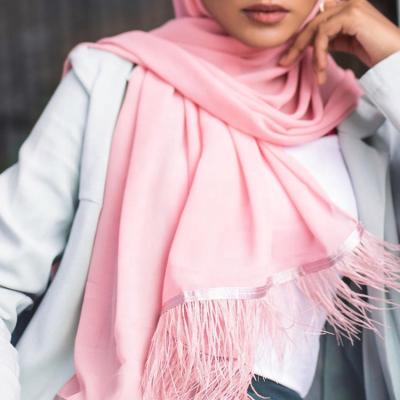 China New Fashion Pearl Chiffon Hijab Chiffon Scarves Ostrich Feather Splicing Scarf Muslim Simple Short Head Feather for sale