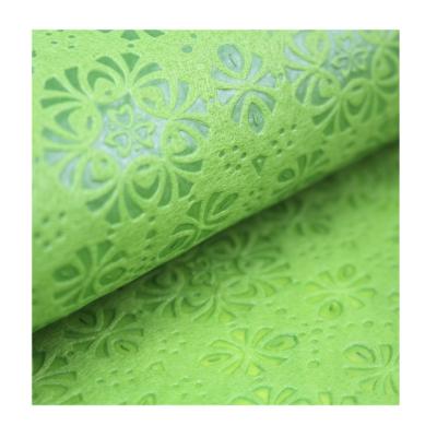 China Waterproof Snowflack 100% PP Non Woven Fabric Embossed Non Woven Fabric zu verkaufen