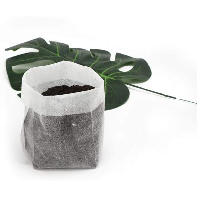 China Eco-friendly Waterproof Nonwoven Seedling Pouch Pots Nonwoven Fabric Agriculture For Plant for sale