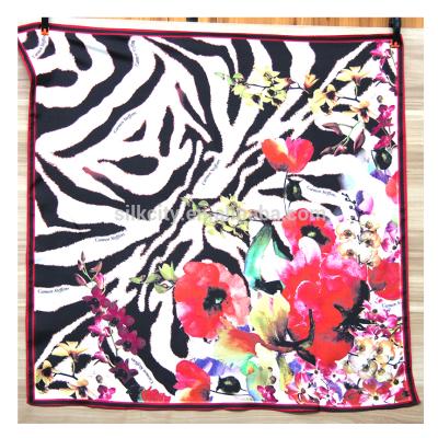 China 2020 Square Factory Newest Fashion Custom Screen Printed Cotton Girl Bandanas Scarf for sale