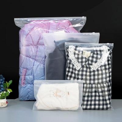 China Low Price Recyclable Cosmetic T-shirt CPE LDPE EVA Dust Proof Custom Plastic Zipper Bags For Clothing for sale