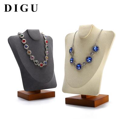 China Classic Jewelry Display DIGU Fashion High Quality Wooden Mannequin Jewelry Display Rack Necklace Display Bust for sale