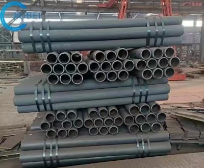 China Q235 Tubo metálico revestido com material de liga resistente ao desgaste Comprimento 1m - 12m conforme pedido à venda